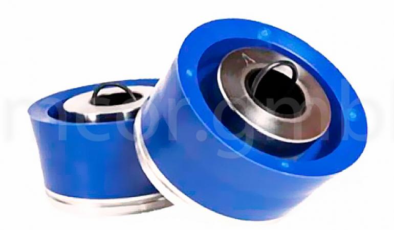 Polyurethane pistons Amcor Blue Eagle with an integral isolation joint